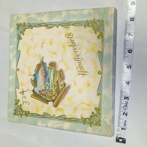 Vintage Handkerchiefs in original box ladies